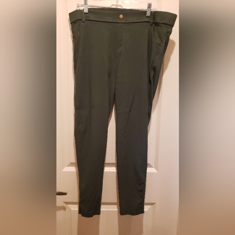 Amaryllis Womens Ankle Length Olive Leggings